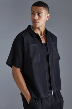Discount boohooMAN Pleated Boxy Zip Through Collared Short Sleeve Shirt black