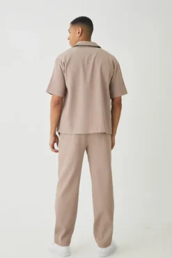 Online boohooMAN Pleated Short Sleeve Oversized Boxy Shirt mocha