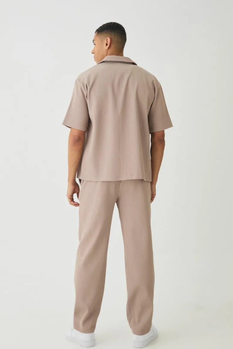Online boohooMAN Pleated Short Sleeve Oversized Boxy Shirt mocha