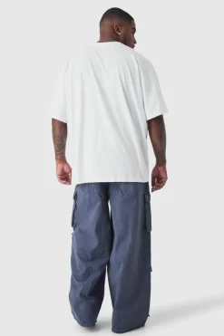 Fashion boohooMAN Plus Baggy Fit Washed Multi Pocket Cargo Jeans grey