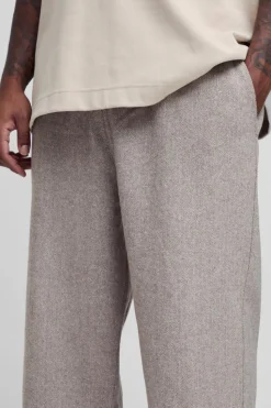 Clearance boohooMAN Plus Brushed Herringbone Relaxed Fit Trousers stone