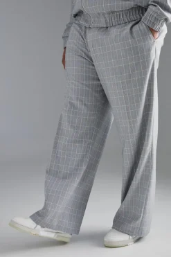 Online boohoo Plus Check Bomber and Trouser Set grey