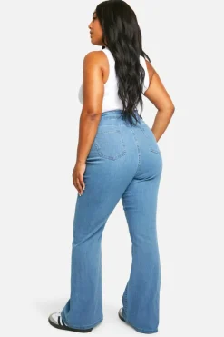 Hot boohoo Plus Denim Flared Jeans light wash