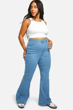 Hot boohoo Plus Denim Flared Jeans light wash