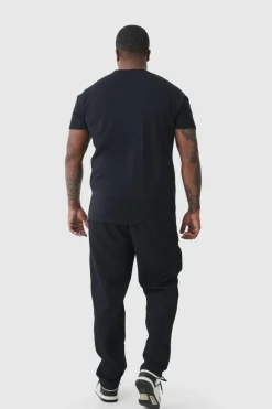 Cheap boohooMAN Plus Elastic Waist Tapered Fit Pleated Trouser black
