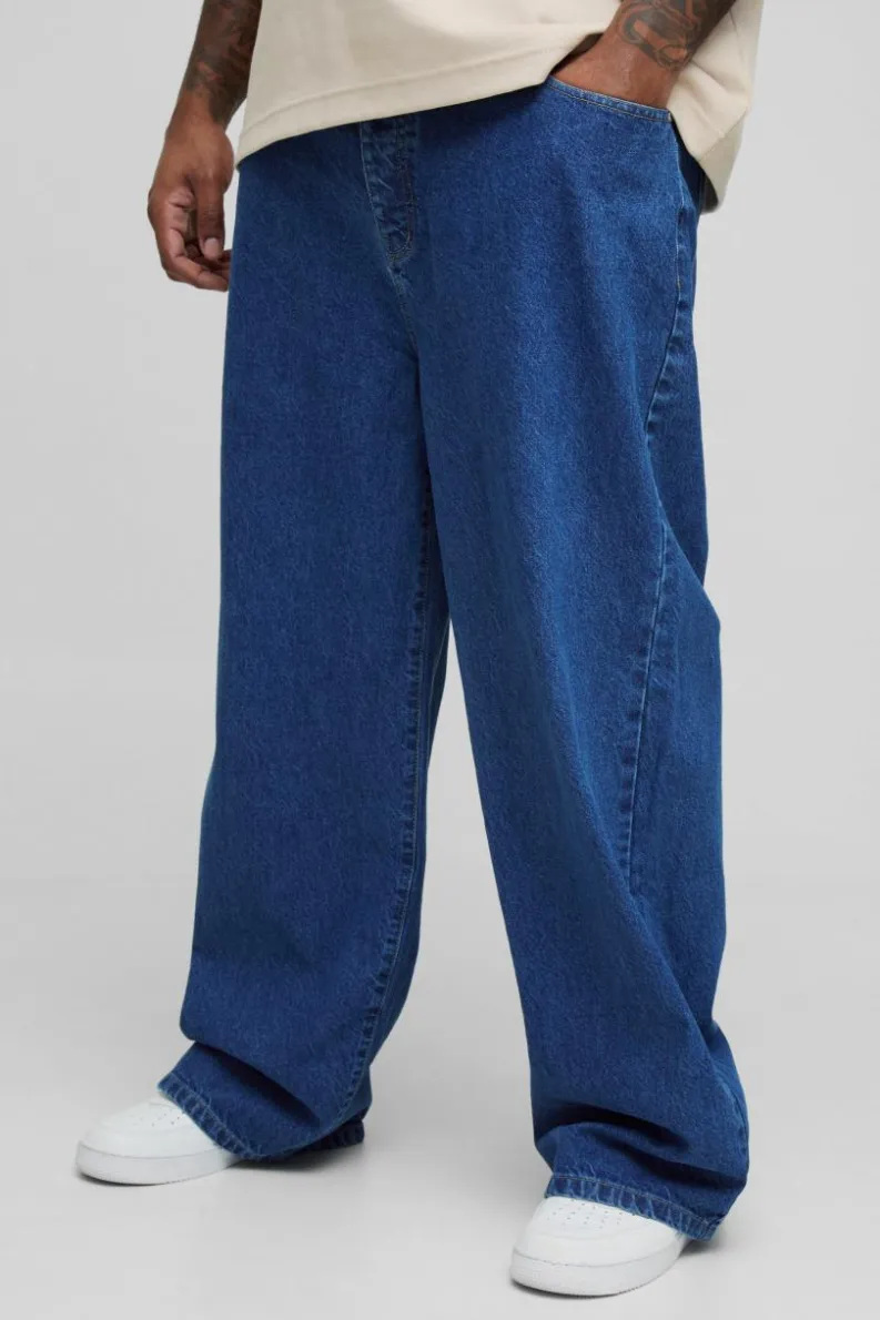 Outlet boohooMAN Plus Embroidered Relaxed Fit Jeans mid blue