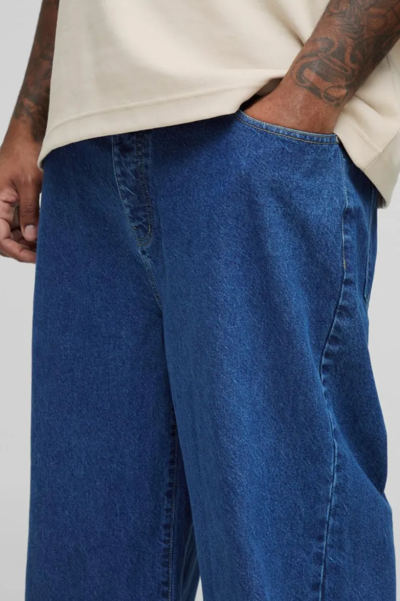 Outlet boohooMAN Plus Embroidered Relaxed Fit Jeans mid blue