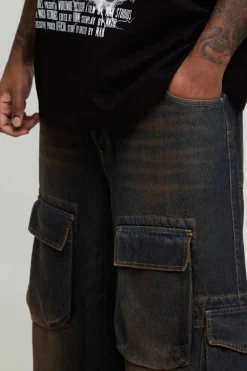 Store boohooMAN Plus Extreme Baggy Tined Multi Pocket Cargo Jeans petrol