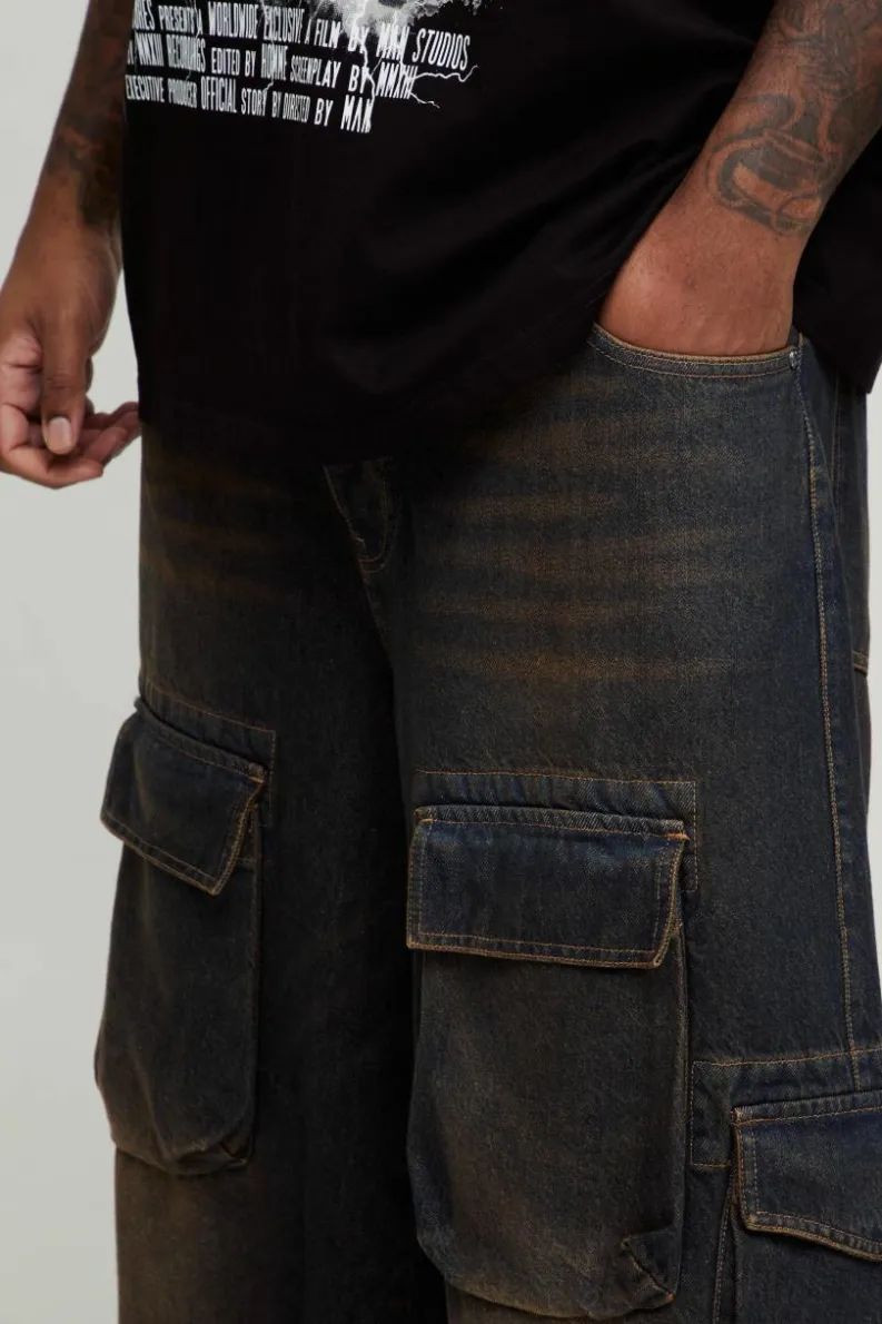Store boohooMAN Plus Extreme Baggy Tined Multi Pocket Cargo Jeans petrol