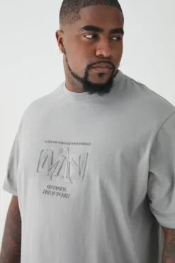 Store boohooMAN Plus MAN Moto Debossed T-shirt charcoal