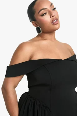 Store boohoo Plus Off The Shoulder Pleated Skater Dress black