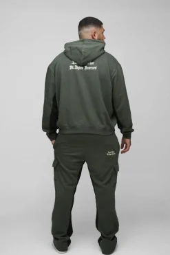 Store boohooMAN Plus Oversized Boxy Official Hooded Gusset Jogger Tracksuit khaki