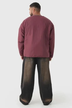 Store boohooMAN Plus Oversized Collarless Padded Bomber Jacket In wine