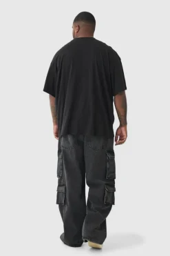 New boohooMAN Plus Oversized Extended Neck Heart Embroidered T-Shirt black