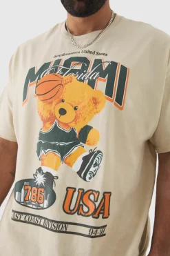 Online boohooMAN Plus Oversized Varsity Teddy Graphic T-shirt sand