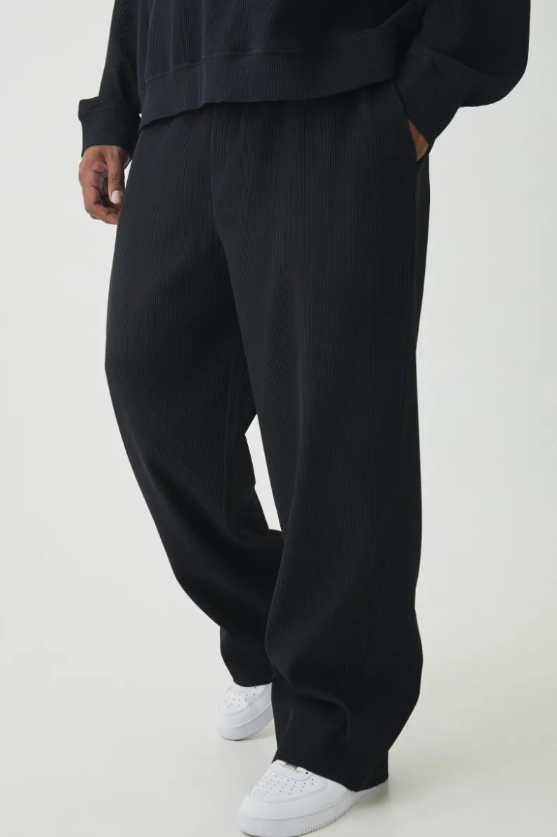 Online boohooMAN Plus Pleated Tapered Trousers black