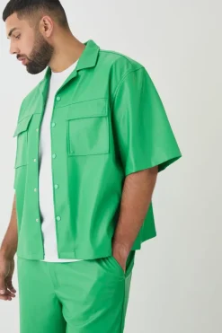 Outlet boohooMAN Plus PU Short Sleeve Overshirt green