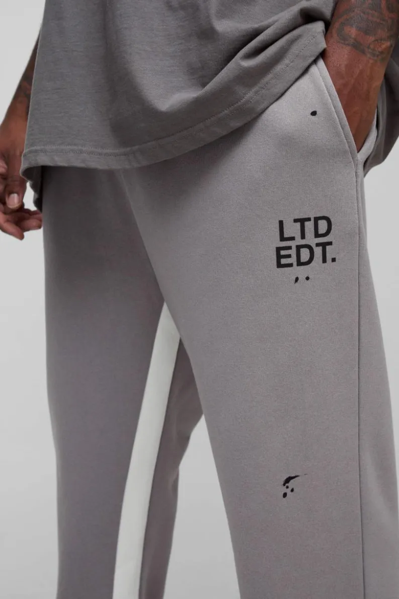 Best boohooMAN Plus Regular Fit Ltd Edt Paint Splatter Gusset Jogger grey