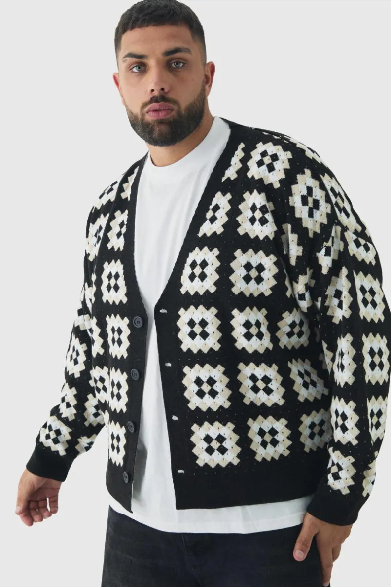 Store boohooMAN Plus Relaxed Fit Drop Shoulder Crochet Cardigan black
