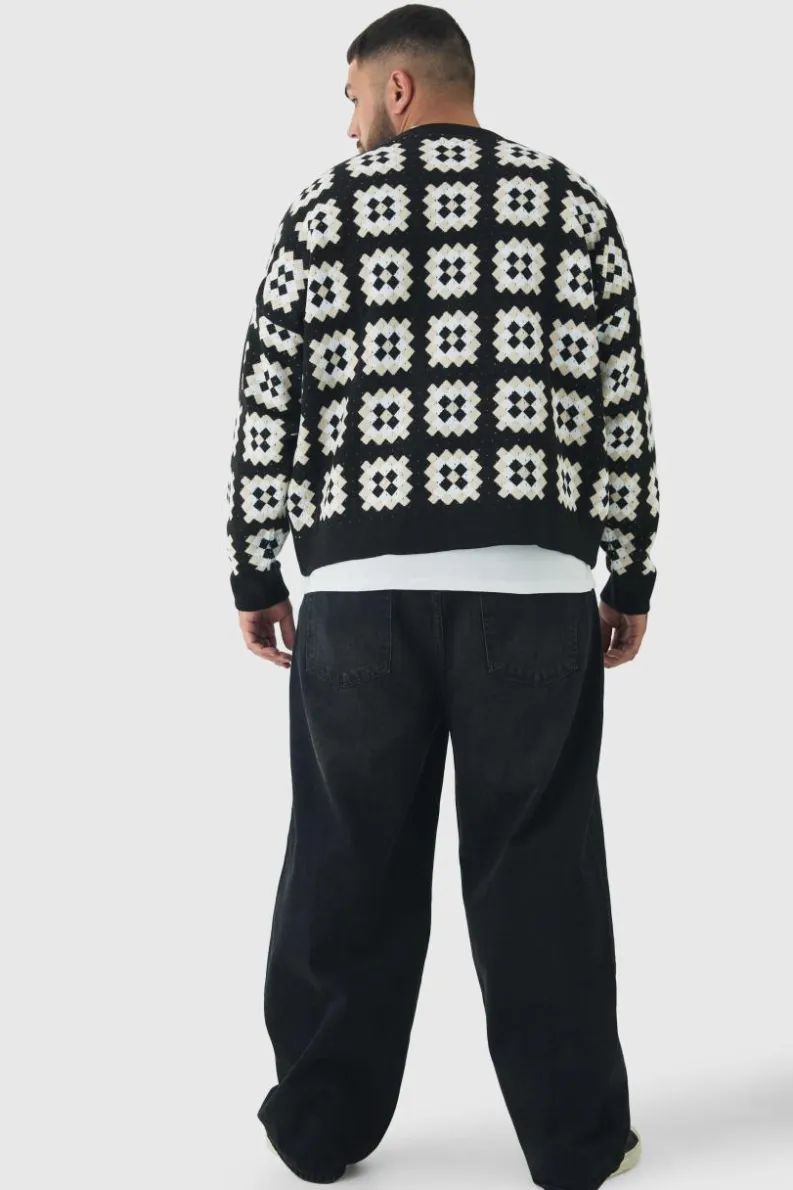 Store boohooMAN Plus Relaxed Fit Drop Shoulder Crochet Cardigan black