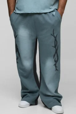New boohooMAN Plus Relaxed Fit Flare Spray Wash Graphic Jogger slate
