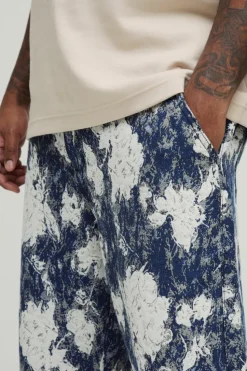 Fashion boohooMAN Plus Relaxed Fit Tapestry Trouser light blue