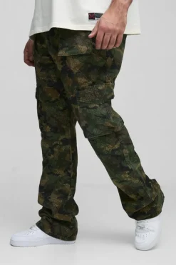 Flash Sale boohooMAN Plus Slim Stacked Flare Multi Cargo Camo Bandana Trouser dark green