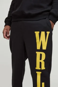 Outlet boohooMAN Plus Slim Stacked Wrld Print Gusset Jogger black