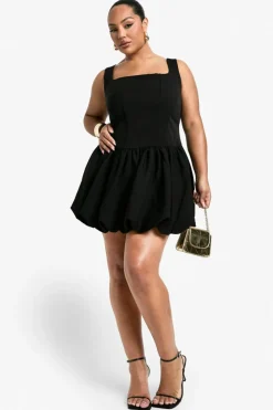 Hot boohoo Plus Square Neck Pleated Skater Dress black
