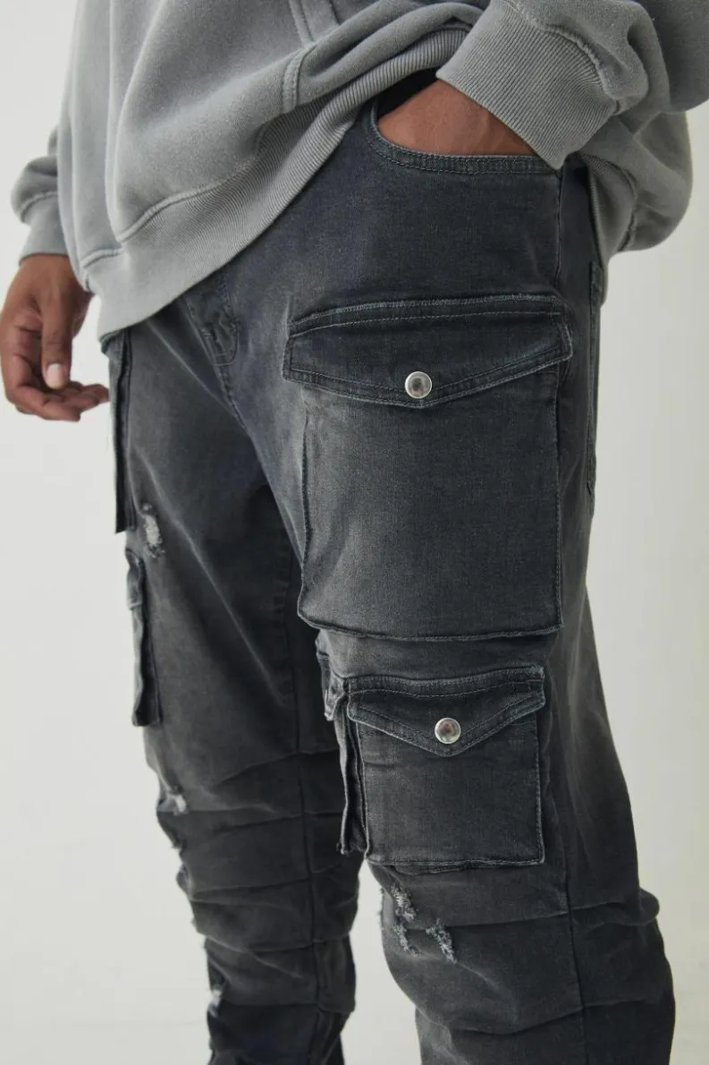 Online boohooMAN Plus Stacked Multi Cargo Pocket Flared Jeans grey