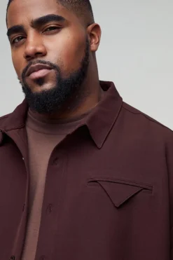 Online boohooMAN Plus Stretch Woven Pocket Detail Oversized Shirt chocolate