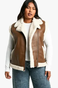 Best boohoo Plus Teddy Trim Faux Leather Gilet chocolate