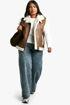 Best boohoo Plus Teddy Trim Faux Leather Gilet chocolate