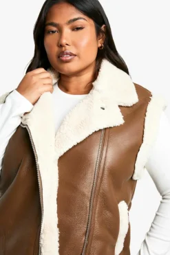Best boohoo Plus Teddy Trim Faux Leather Gilet chocolate