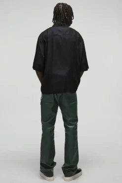 Outlet boohooMAN PU Fixed Waist Slim Flare Zip Trousers green