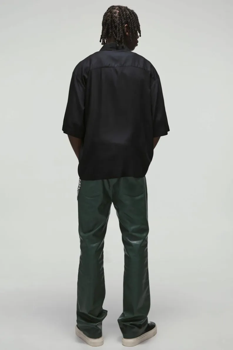 Outlet boohooMAN PU Fixed Waist Slim Flare Zip Trousers green