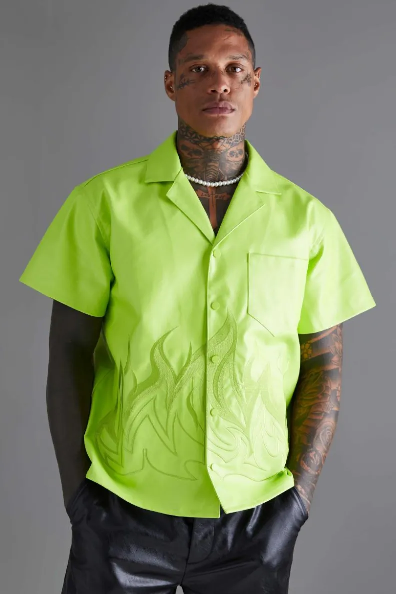 Fashion boohooMAN PU Short Sleeve Revere Boxy Applique Flame Shirt green