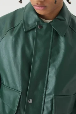 Store boohooMAN Raglan Sleeve PU Harrington Jacket In green