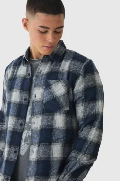 Store boohooMAN Regular Fit Long Sleeve Check Shirt grey