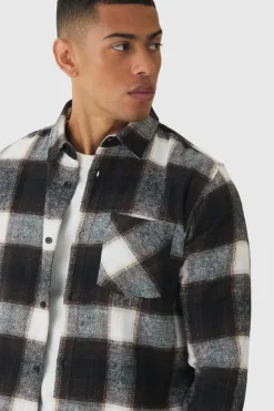 Store boohooMAN Regular Fit Long Sleeve Check Shirt black