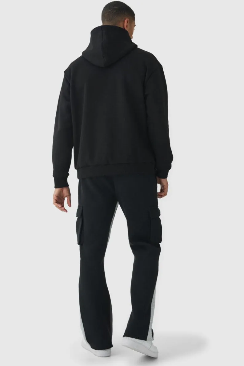 Store boohooMAN Regular Fit Raw Hem Gusset Cargo Jogger black