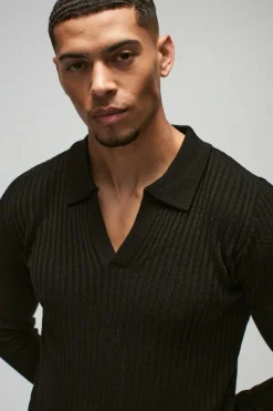 Store boohooMAN Regular Fit Ribbed V Neck Collar Knitted Polo black