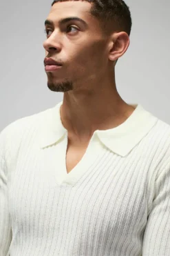 Hot boohooMAN Regular Fit Ribbed V Neck Collar Knitted Polo ecru