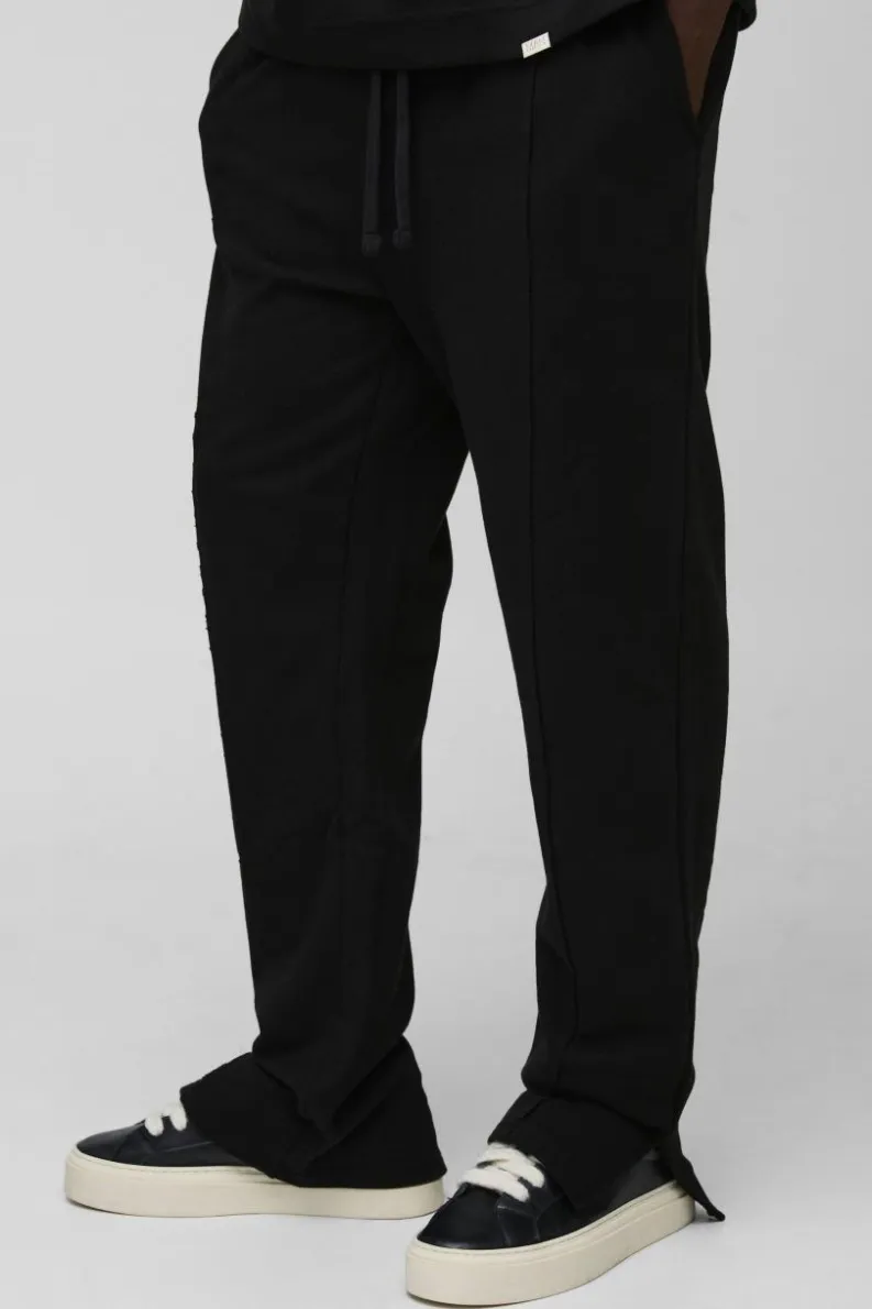 Online boohooMAN Regular Fit Split Hem Heavyweight Jogger black