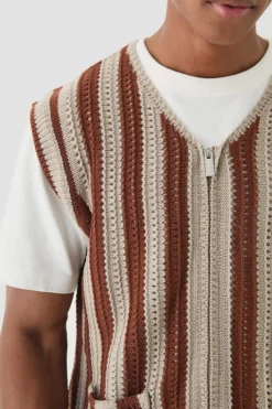 Fashion boohooMAN Regular Fit Zip Through Open Knit Stripe Gilet chocolate