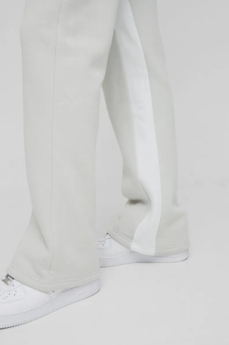 Outlet boohooMAN Regular M Star Gusset Jogger light grey