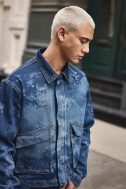 Clearance boohooMAN Relaxed Cropped Renaissance Laser Print Denim Jacket vintage blue