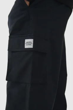 Discount boohooMAN Relaxed Fit Fixed Waist Woven Tab Cargo Trousers black