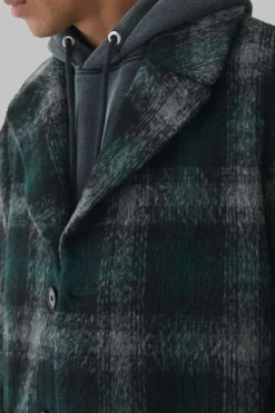 Online boohooMAN Relaxed Fit Single Breasted Check Overcoat In green
