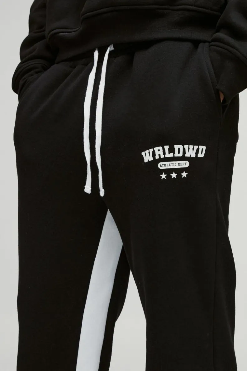 Outlet boohooMAN Relaxed Flare Worldwide Star Gusset Jogger black